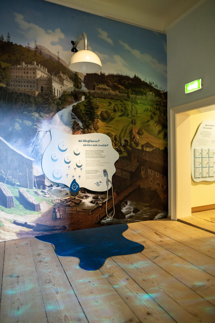 Ausstellungsansicht, Wasser © Salzburg Museum/Melanie Wressnigg