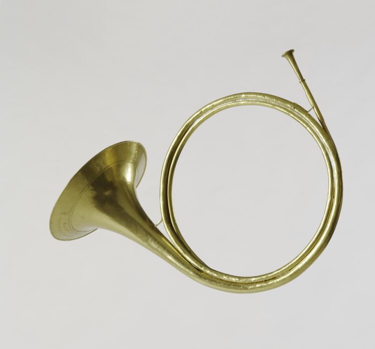 Johann Friedrich Schwabe (1717–1782), Jagd-Waldhorn in Es, Ca. 1760, Messing, 424 cm, Inv.-Nr. MI 1007 © Salzburg Museum