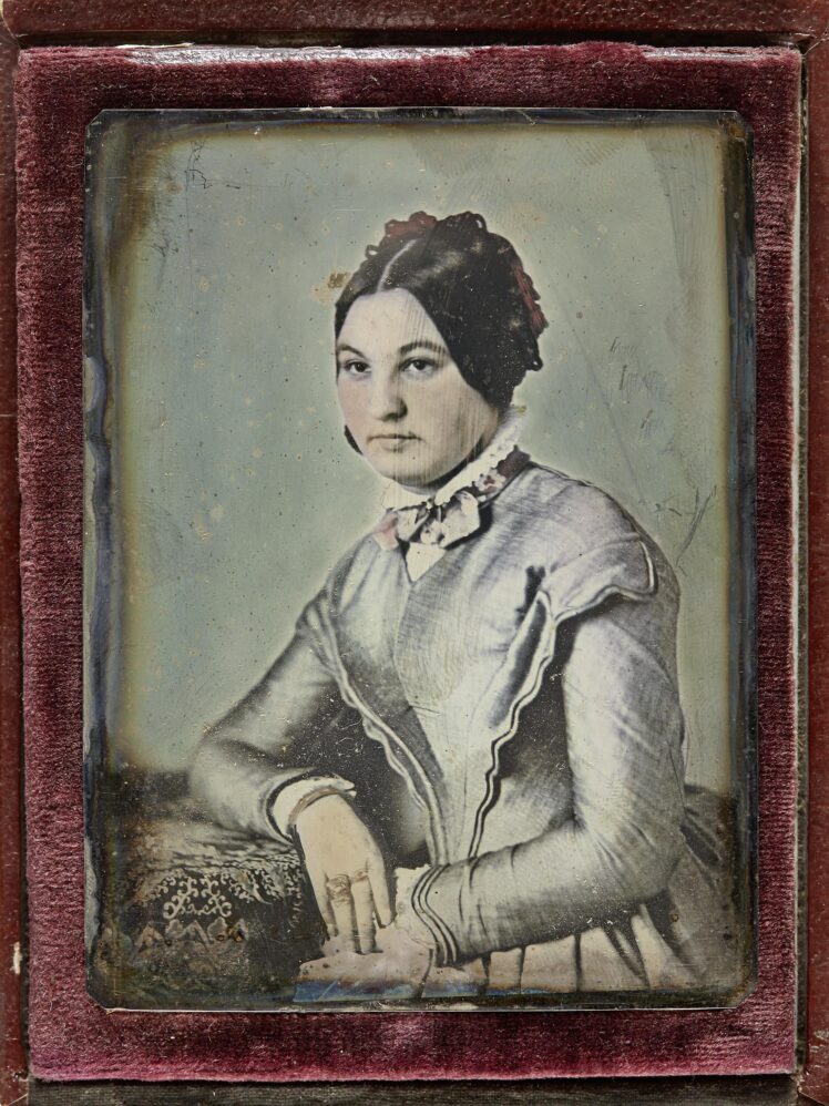 Ab 1840 Ehefrau von Dr. Franz de Paula Storch d. J. (1812-1897), Salzburger Arzt, Botaniker und Landeskundler