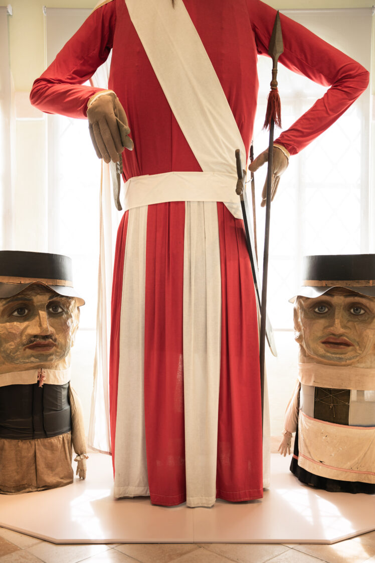 Ausstellungsansicht Masken, Trachten, Kultobjekte © Salzburg Museum/Maurice Rigaud