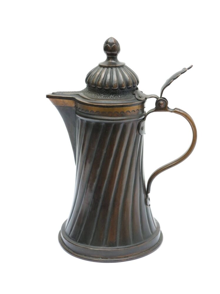 Künstler*in unbekannt, Deckelkanne (Nachlass letzter Kupferschmied und Spenglermeister Hallein), um 1930, Kupfer, teilweise verzinnt, getrieben, Inv.-Nr. 2122-2021 © Salzburg Museum (Dauerleihgabe Salzburger Museumsverein)