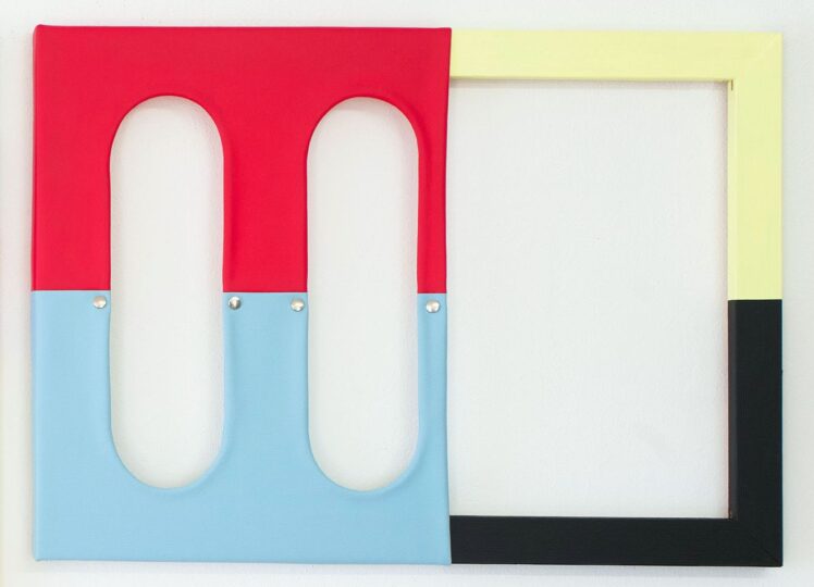 Fulterer Scherrer (Gabriele Fulterer / Christine Scherrer), ohne Titel (2 Objekte) aus der Serie: Studs #3, 2023, Acryl, Kunstleder, Nieten auf Holzkeilrahmen, 70 x 50 cm bzw. 50 x 70 cm, drehbar, Inv.-Nr. 1065-2023 und Inv.-Nr. 1066-2023