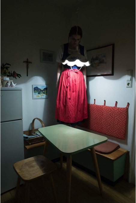 Catharina Bond, Heilstollen, 2013, C-Prints, Jeweils 60 x 45 cm, Ed. 4+2 AP, Set von 6 Fotografien, Inv.-Nr. Foto 45912 bis Inv.-Nr. 45917