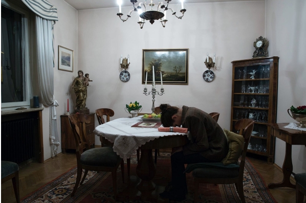 Catharina Bond, Heilstollen, 2013, C-Prints, Jeweils 60 x 45 cm, Ed. 4+2 AP, Set von 6 Fotografien, Inv.-Nr. Foto 45912 bis Inv.-Nr. 45917