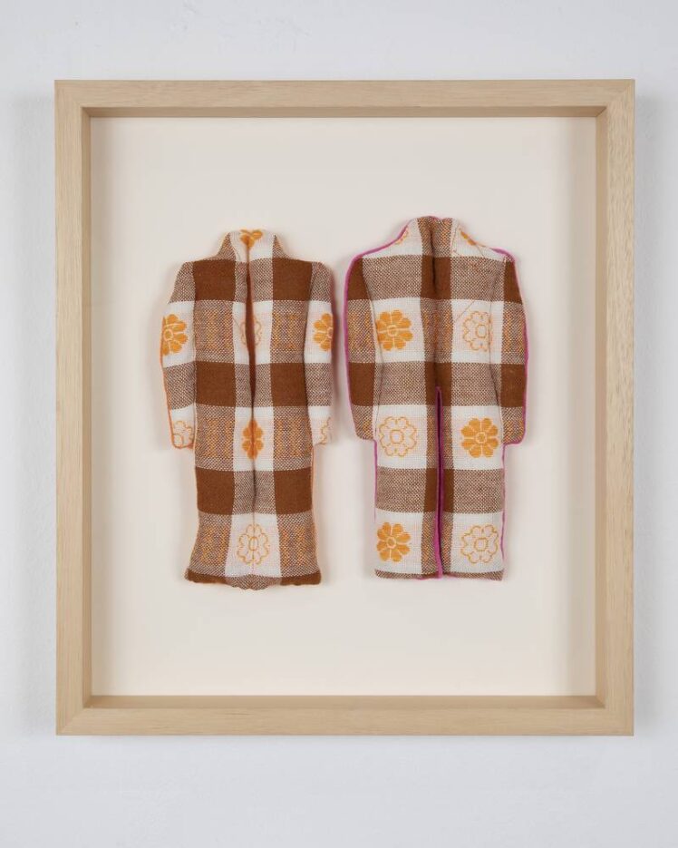 Tammy Langhinrichs, untiteled, 2022, Wolle, Textil, Faserfüllung, 48 x 42 x 5,5 cm, Inv.-Nr. 1229-2024