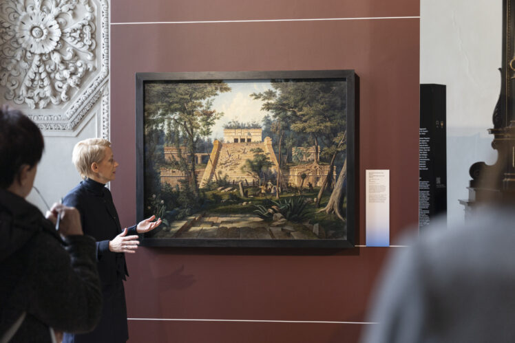 Ausstellungsansicht, Heilige Orte © Salzburg Museum/Helena Kalleitner