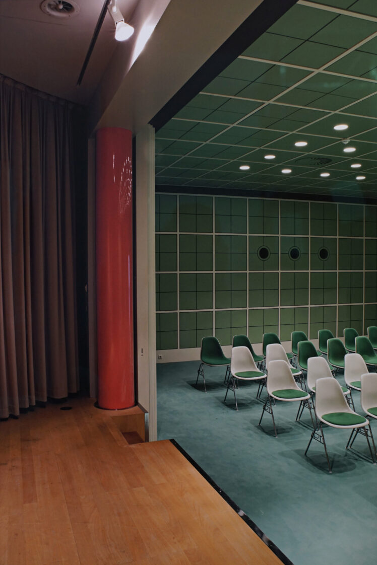 Hans Hollein series, Edition 3 + A, Aglaia Konrad (* 1960), Material / Technik: Digital Druck auf Archivpapier, Ankauf bei Galerie Raum mit Licht, © Salzburg Museum