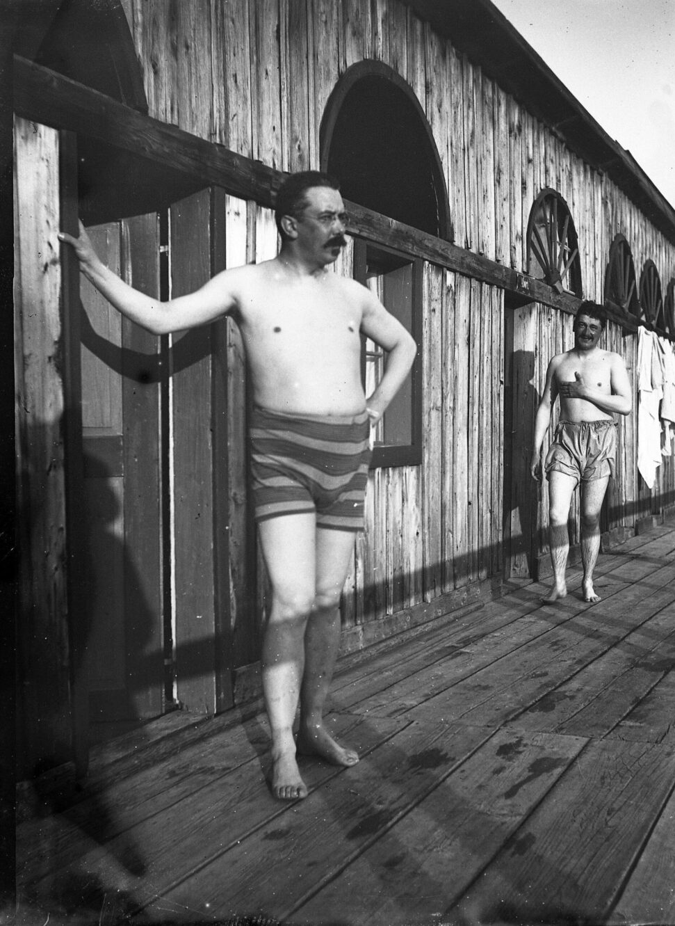 Carl von Frey (1826–1896), Leopoldskron, Gustav Zeller im Schwimmkostüm, 1890, © Stadtarchiv Salzburg, Fotosammlung Carl von Frey