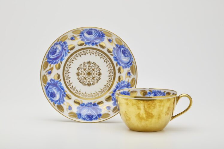 Hersteller unbekannt, Tasse mit Untertasse (Sammeltasse), 1871–1880, Porzellan, dekoriert, Inv.-Nr. 2000-2022 © Salzburg Museum (Dauerleihgabe Salzburger Museumsverein)