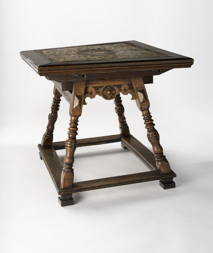 Künstler*in unbekannt, Tisch (Wappen Salzburg / Scagliola / Stuckmarmor), um 1560, Eichen-, Nuss-, Ahornholz, Stuckmarmor, Inv.-Nr. 332-42 © Salzburg Museum