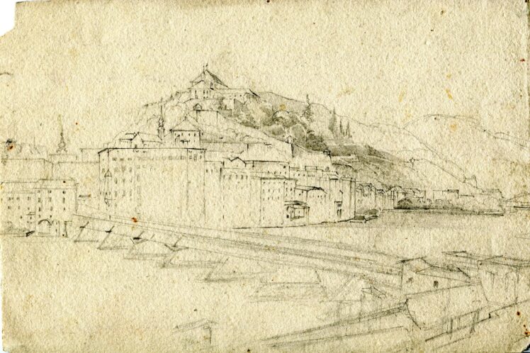 Friedrich (Fritz) Zeller (1817 – 1896), Blick auf die alte Brücke (Staatsbrücke) und die Häuserkulisse vor dem Kapuzinerberg mit Kloster in Salzburg, vor 1863, Bleistift auf Papier, Inv.-Nr. 1202-2022 © Salzburg Museum (Dauerleihgabe Salzburger Museumsverein)