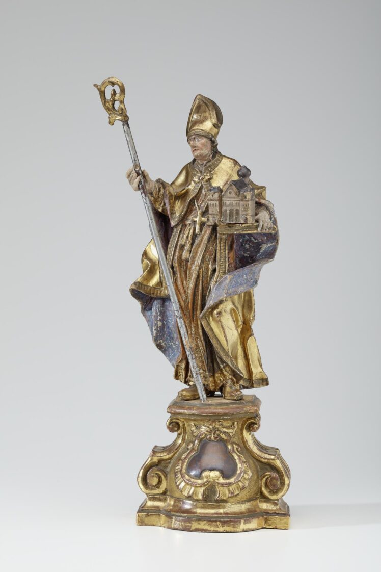 Künstler*in unbekannt, Heiliger Virgil, 18. Jh., Holz, gefasst und vergoldet, Inv.-Nr. 1295-2022 © Salzburg Museum (Dauerleihgabe Salzburger Museumsverein)