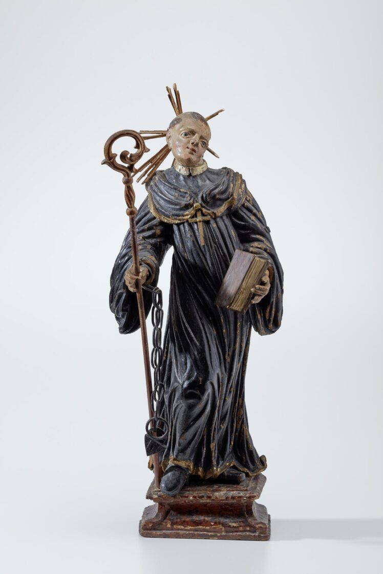 Künstler*in unbekannt, Heiliger Leonhard, 2. Hälfte 18. Jh., Holz, farbig gefasst, Inv.-Nr. 1314-2022 © Salzburg Museum (Dauerleihgabe Salzburger Museumsverein)