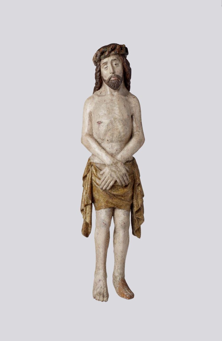 Künstler*in unbekannt, Christus als Schmerzensmann (Aufziehchristus/Grabchristus), 1400–1410, Holz, farbig gefasst und vergoldet; rückseitig: zwei Metallösen, Inv.-Nr. 1316-2022 © Salzburg Museum (Dauerleihgabe Salzburger Museumsverein)