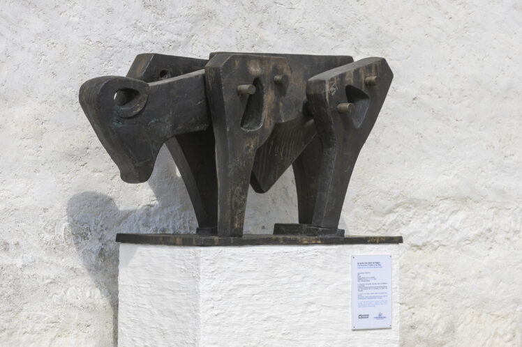 Arno Lehmann (1905 – 1973), "Der große Stier oder Mühe des Weges", 1957, Bronze; Beton, Inv.-Nr. 1226-2022 © Salzburg Museum (Schenkung / donation Dkfm. Trude Kaindl-Hönig, 2024)