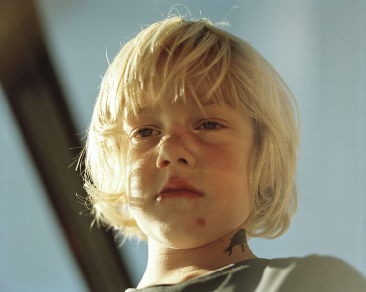 Anna Aicher (* 1993), Bartholomäus mit Tattoo 2021, 2021,Archival Pigment Print, Inv.-Nr. Foto 45704 1 © Salzburg Museum (Dauerleihgabe Salzburger Museumsverein)