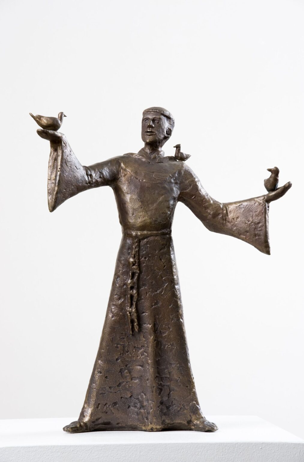 Eva Mazzucco, Hl. Franziskus mit Vögeln, um 1975. © Stiftsmuseum Klosterneuburg